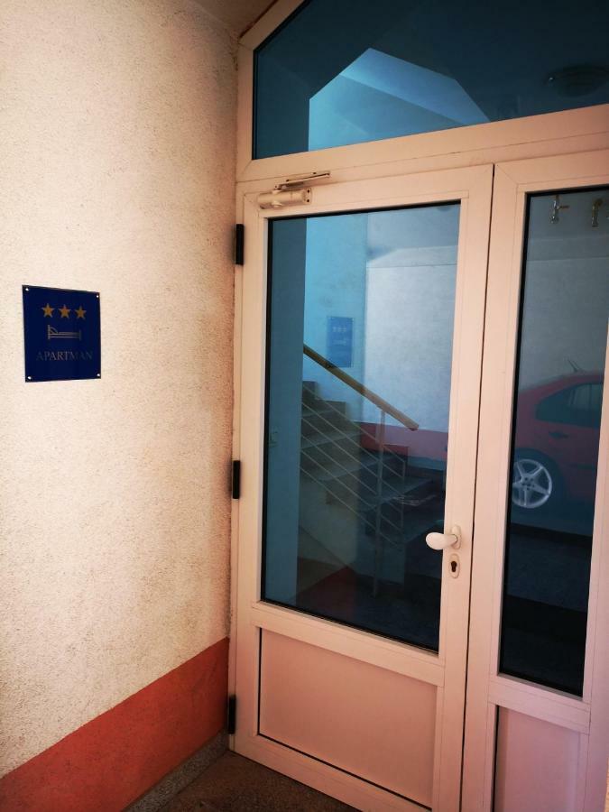 Apartment Lamar - Entry With Pin 0 - 24H, Underground Parking Garage, Elevator 슬라본스키브로드 외부 사진
